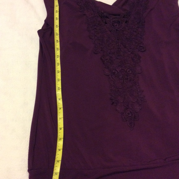 Women sleeveless blouse - Picture 6 of 8
